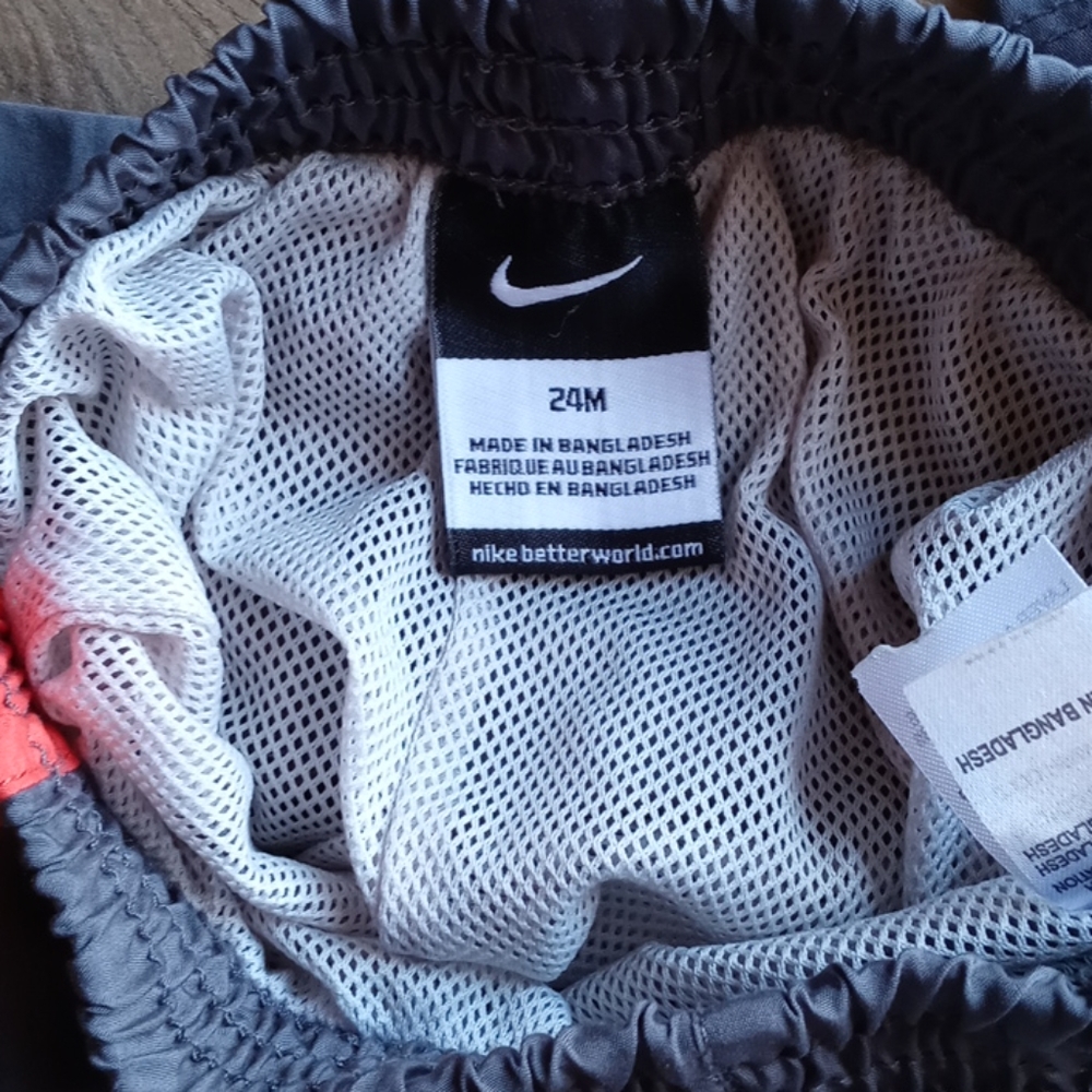 Nike 2-Piece Track Suit - Picture 10 of 11